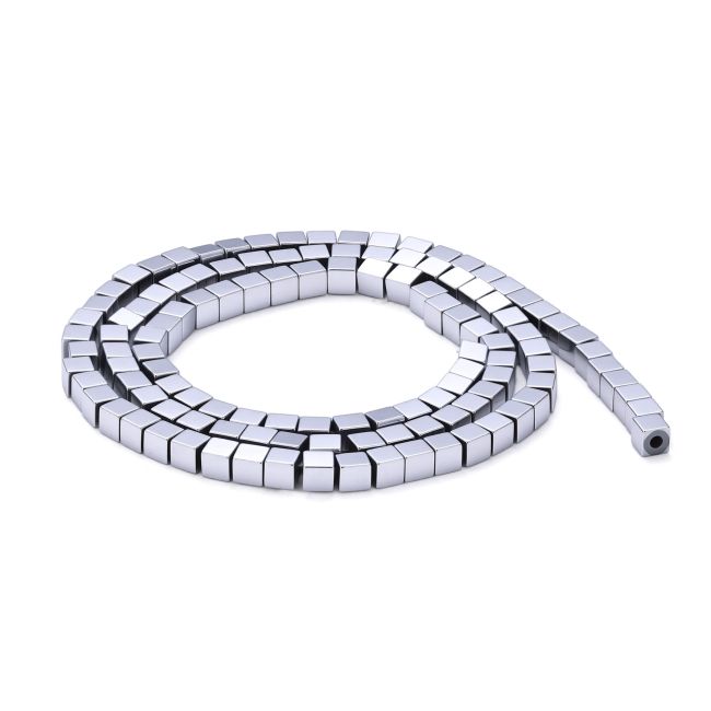 Perles Intercalaires Carrées en Hématite Argentée – 3×3 mm chez Arabesk