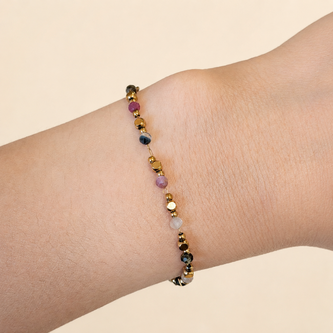 Bracelet Énergie en Tourmaline Multicolore A – Perles Dorées chez Arabesk