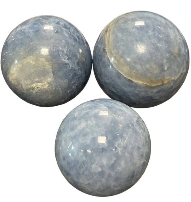 3 Sphères Calcite bleue polis 1.995 k chez Arabesk