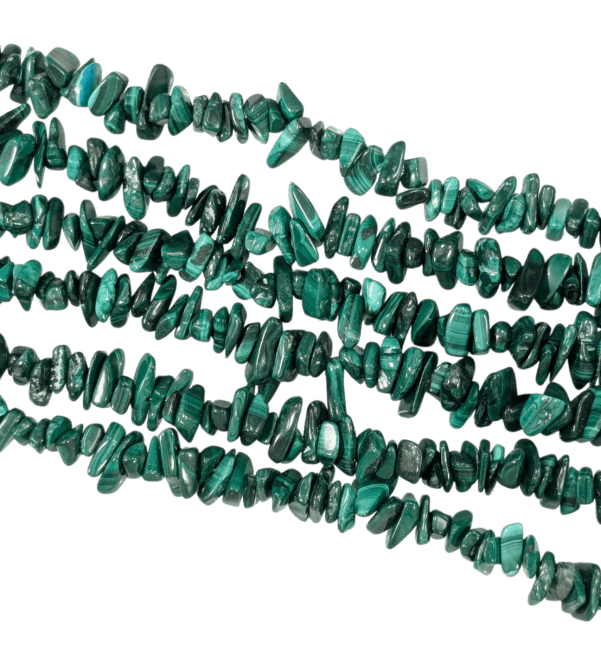 Malachite A chips 5-8mm sur fil 80cm chez Arabesk
