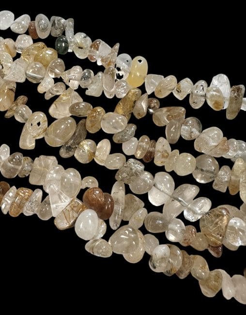 Chips sur fil Quartz Cristal de Roche Rutile AB 5-8mm 80cm chez Arabesk|cz