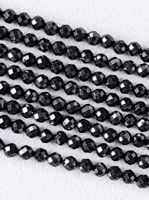 Spinelle Facettée A perles 3mm sur fil 40cm chez Arabesk