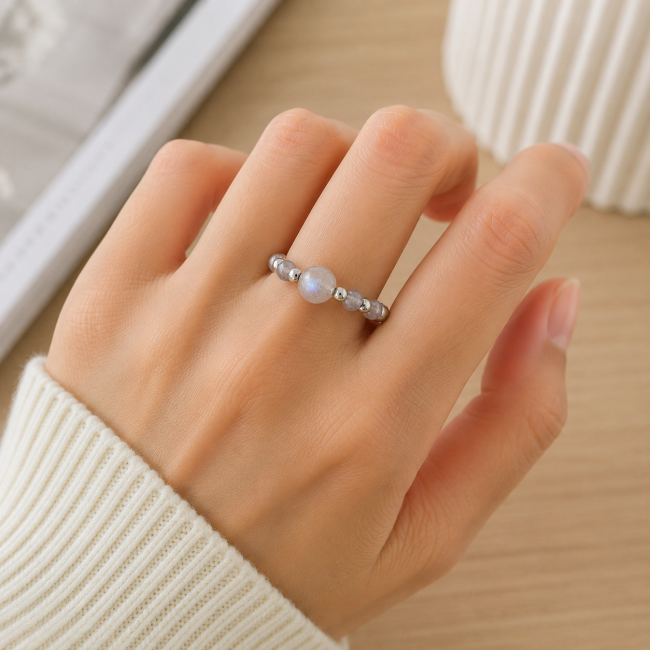 Bague Perles Argentées Labradorite chez Arabesk|cz