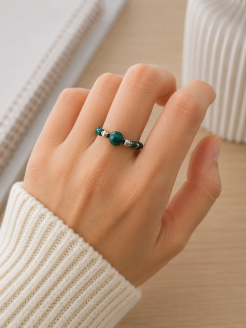 Bague Perles Argentées Malachite chez Arabesk|cz
