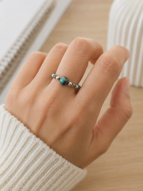 Bague Perles Argentées Turquoise d’Afrique chez Arabesk|cz