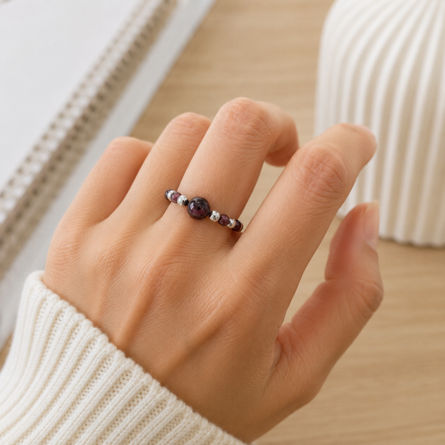 Bague Perles Argentées Grenat Rouge chez Arabesk|cz