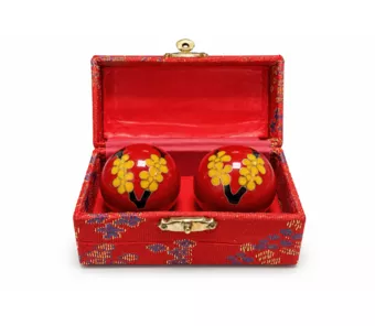 Čínské masážní koule Baoding, červené s motivem švestky, 4,2 cm