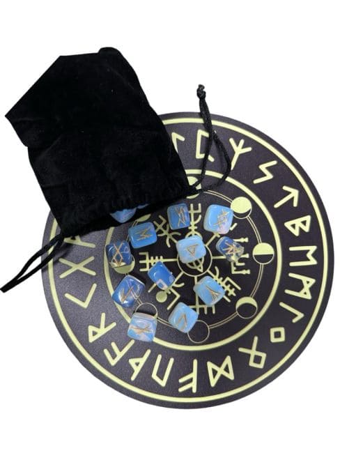 Planche de divination futhark  en bois 20cm chez Arabesk|cz
