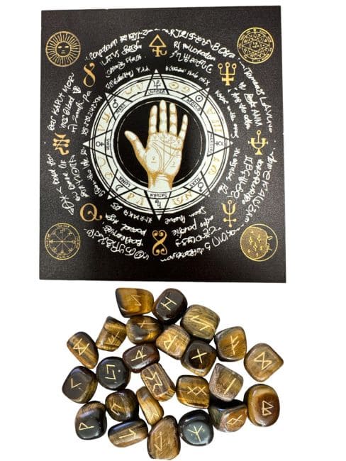 Boite Rune Futhark Oeil du Tigre dans Sac en Tissu 10x11cm chez Arabesk